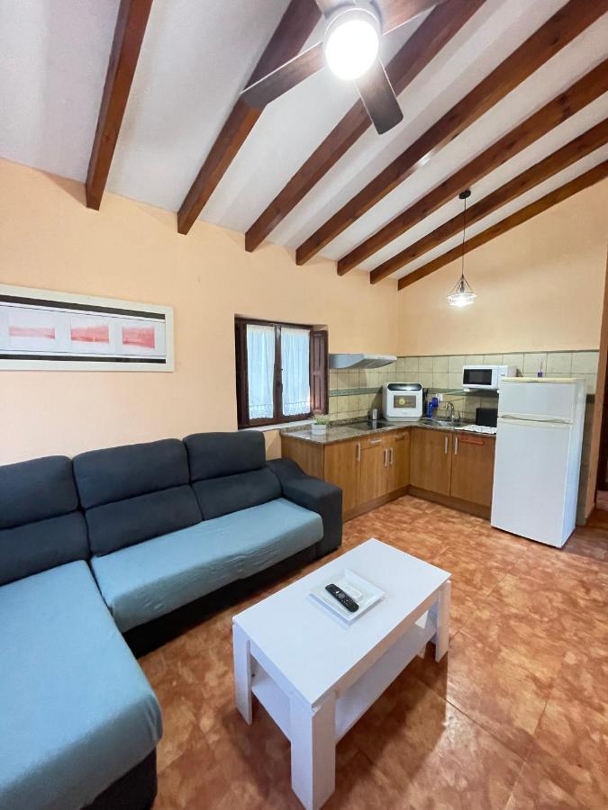 Posada La Cabana De Salmon Сантильяна-дель-Мар Экстерьер фото